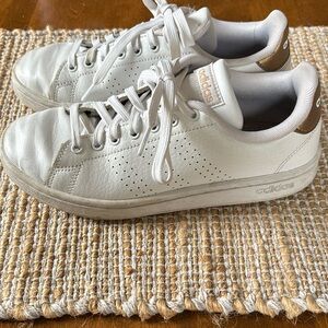 Adidas Stan Smith Retro White Leather
Shoes with Golden Detail